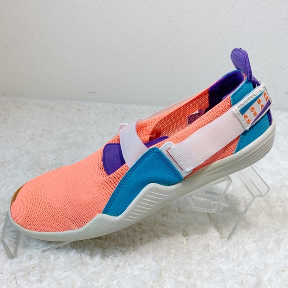 d width womens running shoes